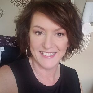 Meet your Posher, Tonya